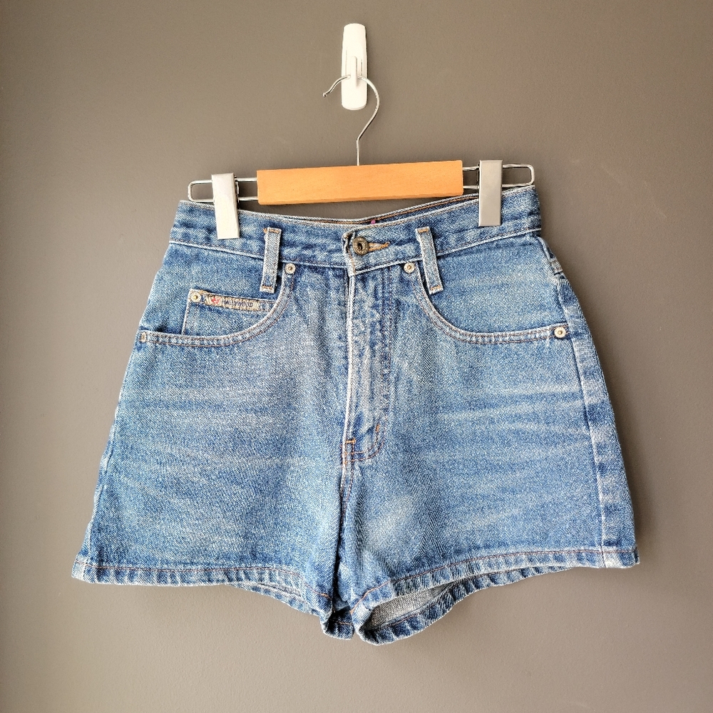 amazing vintage Hollywood Jeans high waist jean shorts 90s classic y2k denim